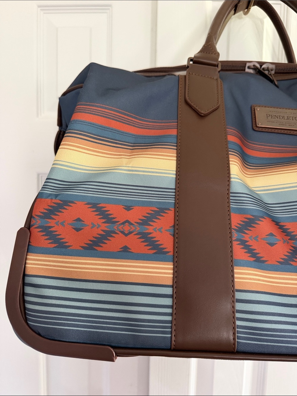 Pendleton Rolling Duffel Bag 22 Inch Turbulence Blue Southwestern Travel Luggage - Picture 4 of 13